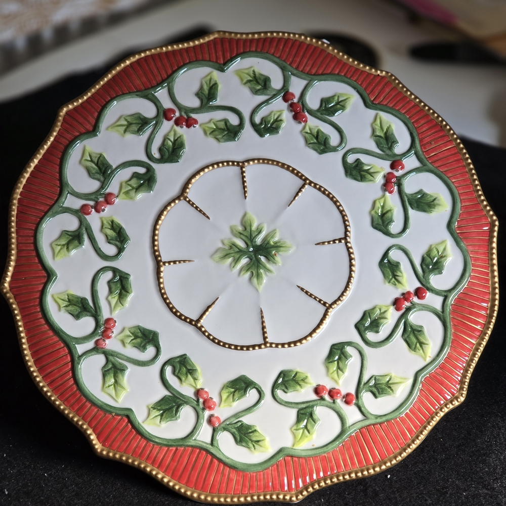 Fitz and Floyd Santa's Flight Handcrafted Plate